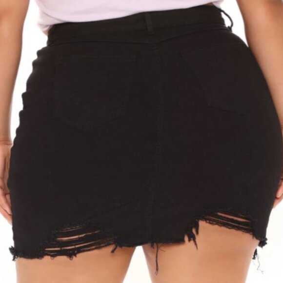 Fashion Nova Curve - In The Rough Distressed Mini Skirt - Black - Size 3X - Picture 5 of 5